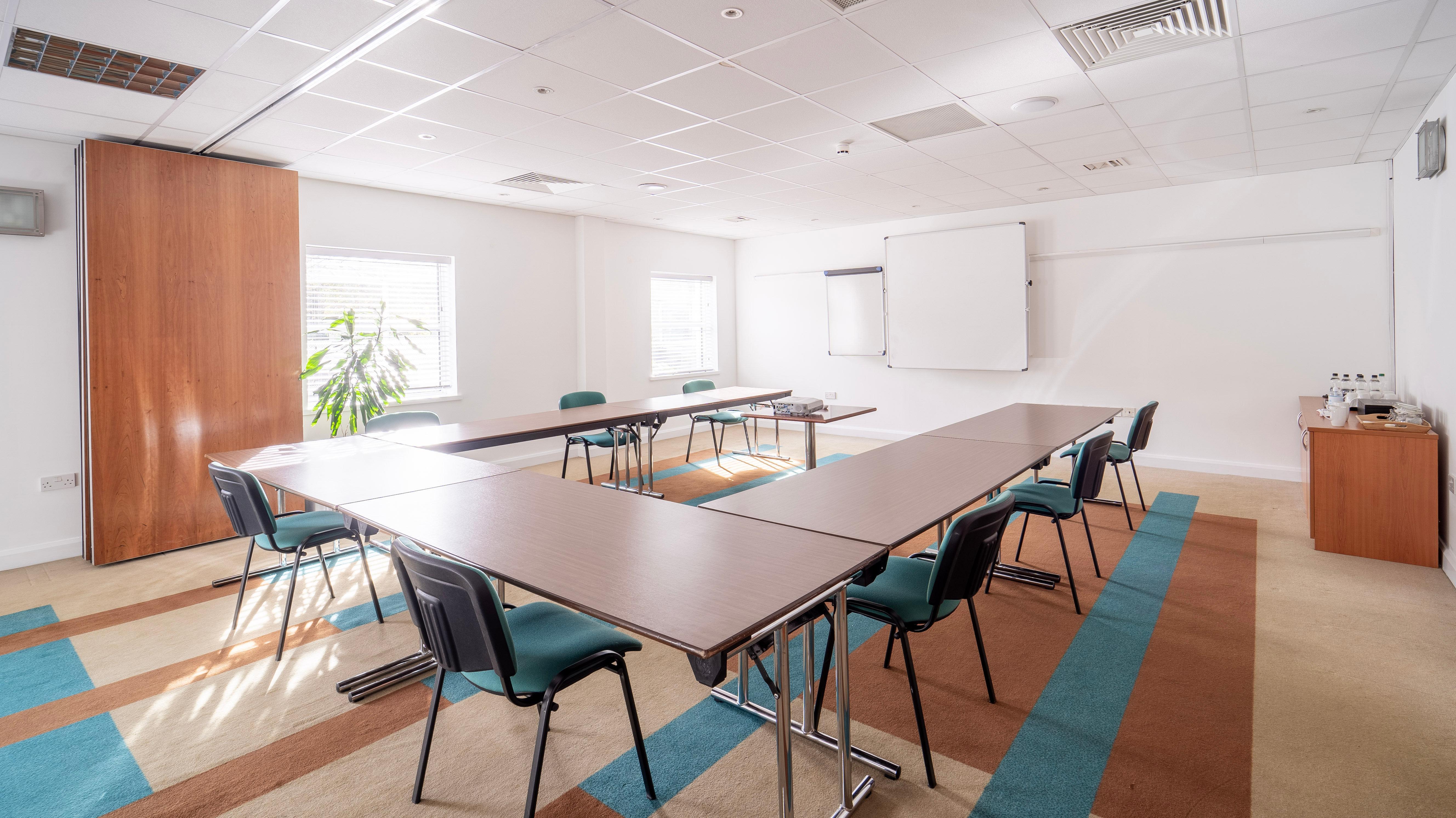 Holiday Inn Bristol Airport By Ihg Redhill  Bagian luar foto
