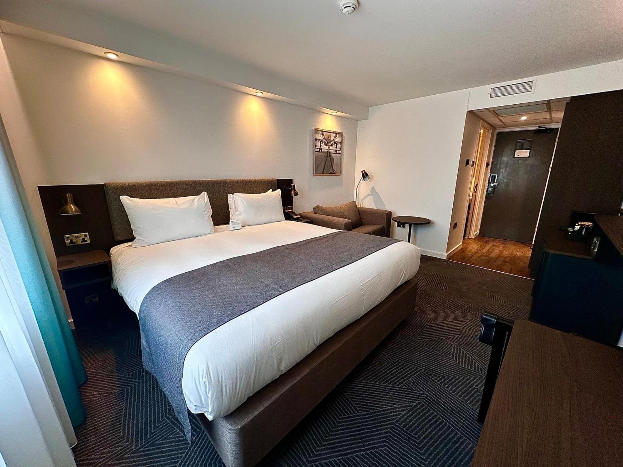 Holiday Inn Bristol Airport By Ihg Redhill  Bagian luar foto