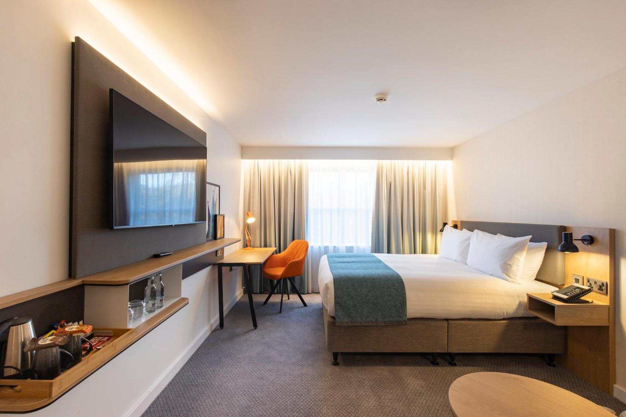 Holiday Inn Bristol Airport By Ihg Redhill  Bagian luar foto