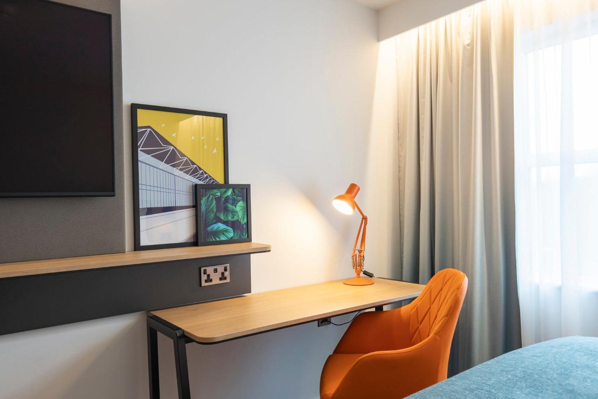 Holiday Inn Bristol Airport By Ihg Redhill  Bagian luar foto