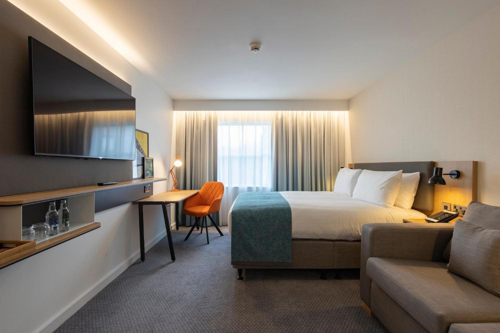 Holiday Inn Bristol Airport By Ihg Redhill  Bagian luar foto