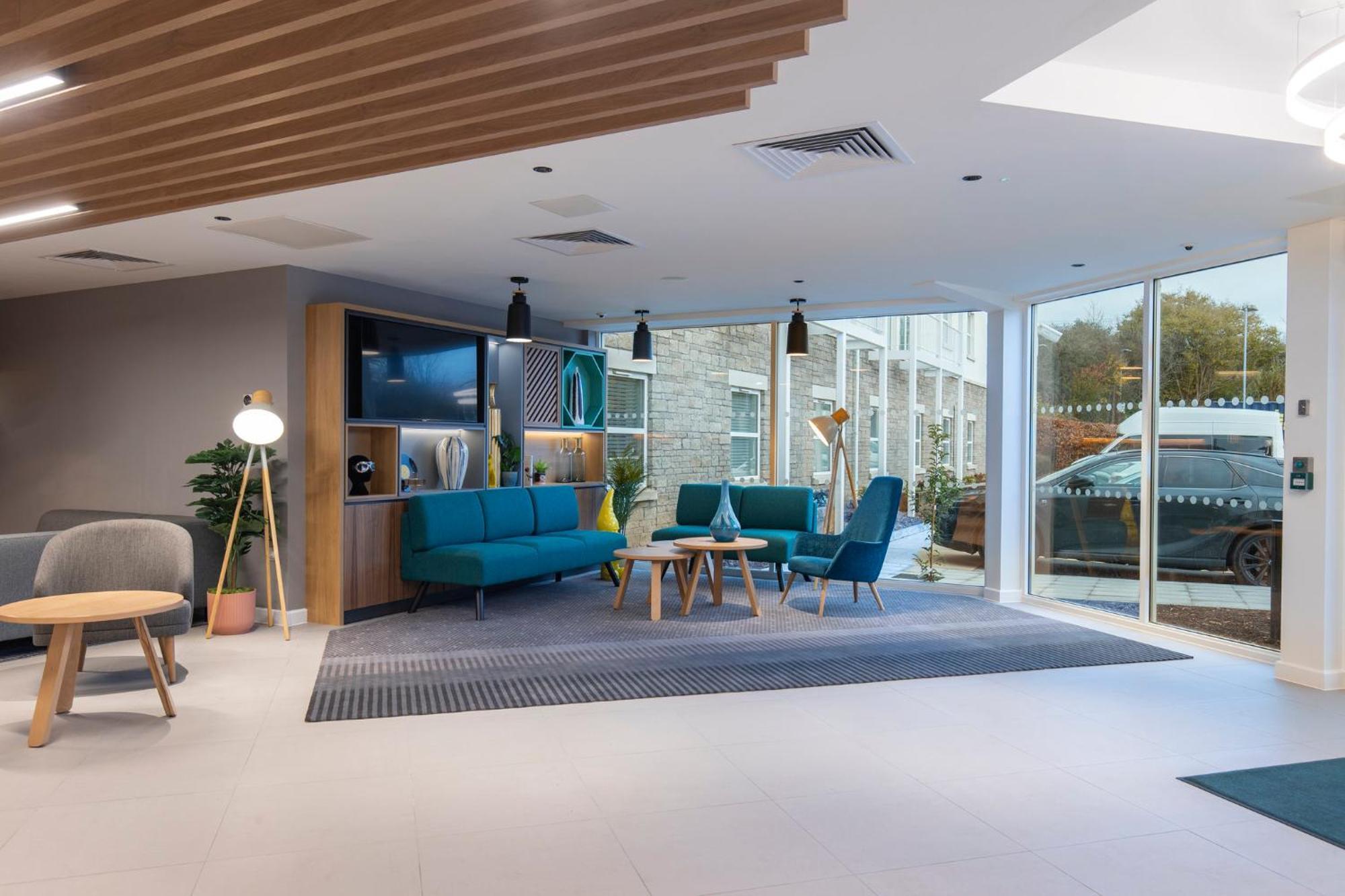 Holiday Inn Bristol Airport By Ihg Redhill  Bagian luar foto