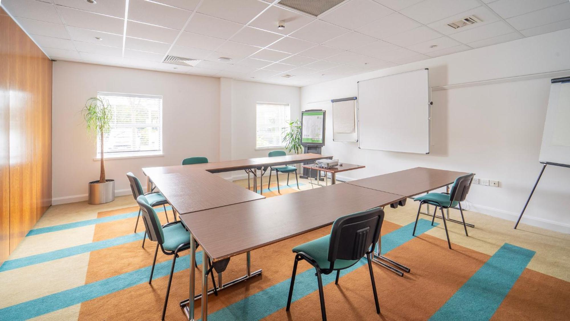 Holiday Inn Bristol Airport By Ihg Redhill  Bagian luar foto