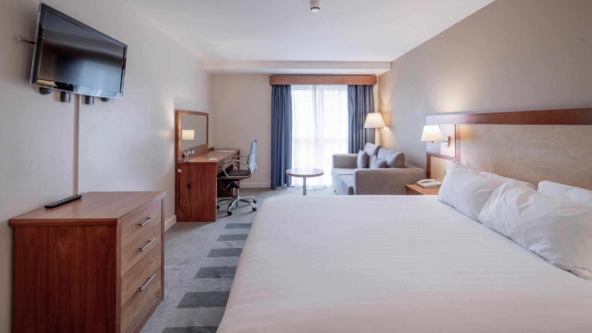 Holiday Inn Bristol Airport By Ihg Redhill  Bagian luar foto